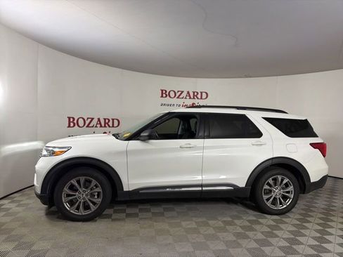 Used 2022 Ford Explorer XLT w/ Equipment Group 202A RWD image 5