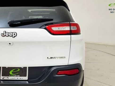 Used 2016 Jeep Cherokee Limited w/ Luxury Group FWD image 27