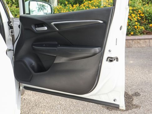 Used 2020 Honda Fit LX image 33