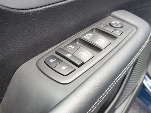 Certified 2023 Chrysler Pacifica Touring-L w/ S Appearance Package FWD image 7