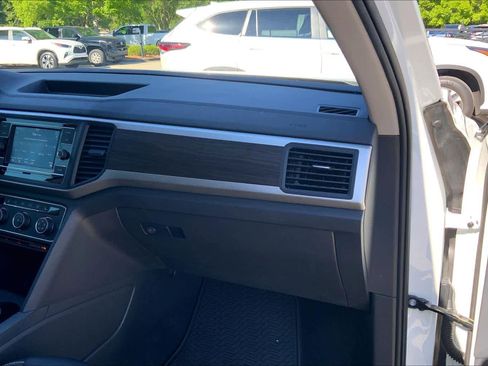 Used 2023 Volkswagen Atlas SE AWD/4WD image 18