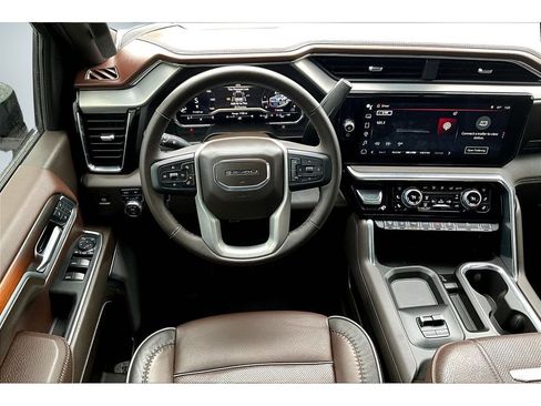 Used 2025 GMC Sierra 3500 Denali w/ Denali Reserve Package image 9