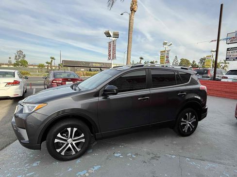 Used 2017 Toyota RAV4 LE FWD image 12