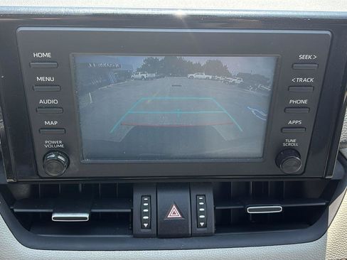 Used 2019 Toyota RAV4 XLE Premium FWD image 36