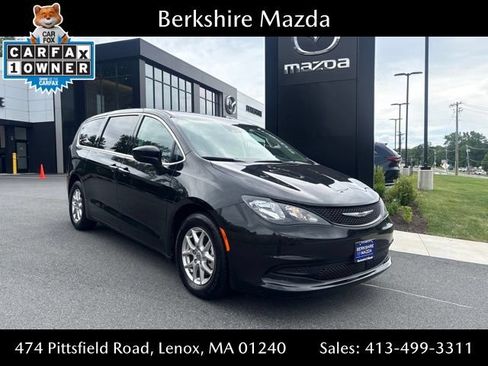 Used 2023 Chrysler Voyager LX FWD image 1