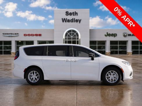New 2026 Chrysler Pacifica Select FWD image 63