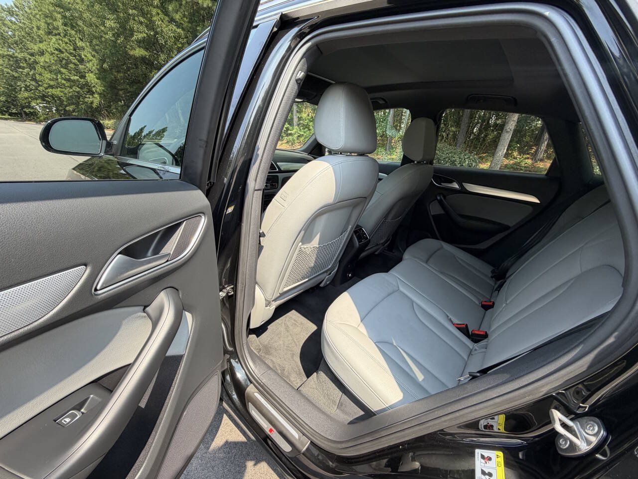 Used 2018 Audi Q3 2.0T Premium Plus w/ Premium Plus Package AWD/4WD image 12