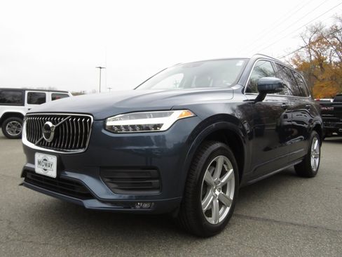 Used 2020 Volvo XC90 T6 Momentum w/ Protection Package image 1