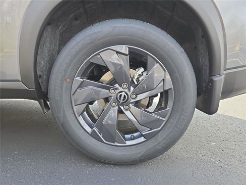 New 2026 Nissan Rogue SV AWD/4WD image 9