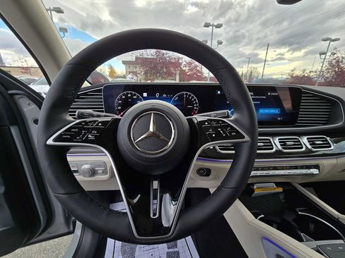 Used 2025 Mercedes-Benz GLE 450e 4MATIC image 27