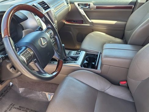 Used 2019 Lexus GX 460 Premium image 13