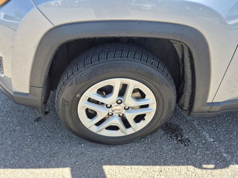 Used 2018 Jeep Compass Sport FWD image 24