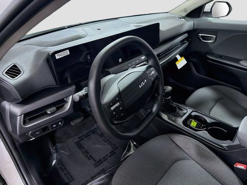 Used 2025 Kia K4 FWD image 11
