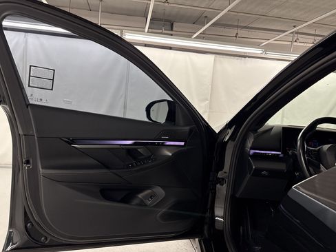 Used 2024 BMW i5 eDrive40i w/ M Sport Package RWD image 14