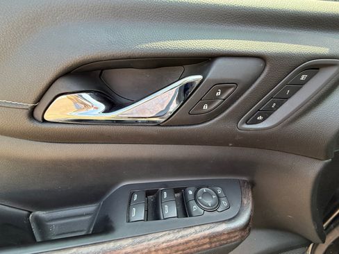 Used 2020 GMC Acadia Denali AWD/4WD image 18