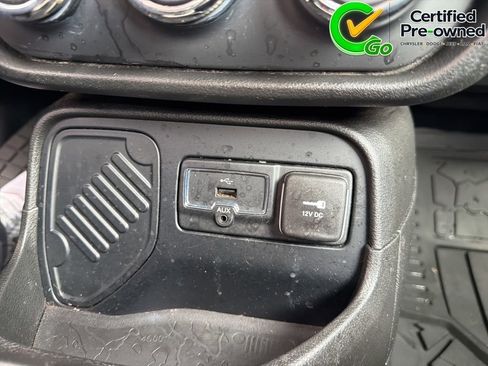 Certified 2016 Jeep Renegade Sport w/ Power & Air Group FWD image 56