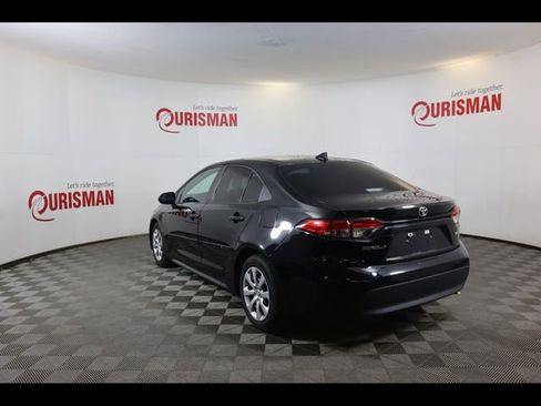 Used 2023 Toyota Corolla LE image 6