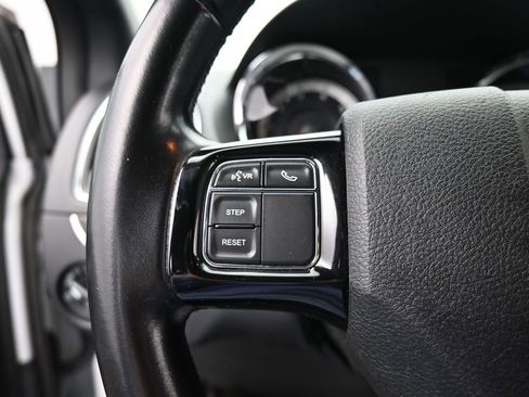 Used 2020 Dodge Grand Caravan SE image 31