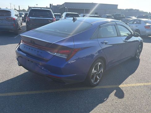 Used 2023 Hyundai Elantra SEL w/ Convenience Package FWD image 5