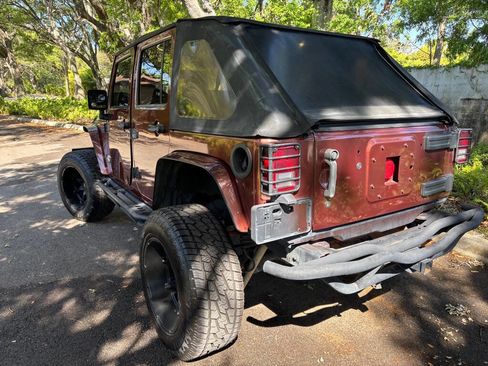 Used 2007 Jeep Wrangler Unlimited Sahara image 3
