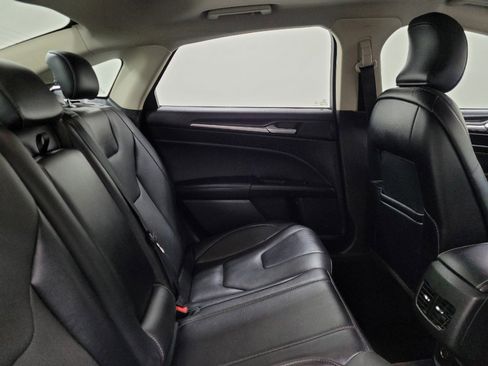 Used 2018 Ford Fusion Titanium FWD image 19