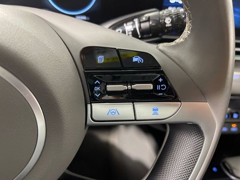 Certified 2025 Hyundai Elantra SEL FWD image 29