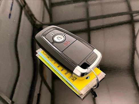 Certified 2019 Ford EcoSport SE w/ SE Convenience Package image 9