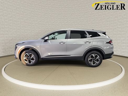 Used 2023 Kia Sportage LX AWD/4WD image 8