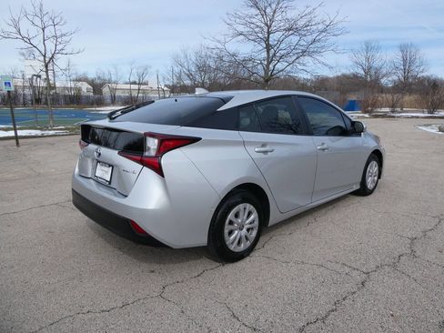 Used 2021 Toyota Prius LE image 5