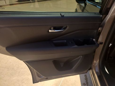 Certified 2024 Nissan Pathfinder Platinum w/ Cargo Package FWD image 14