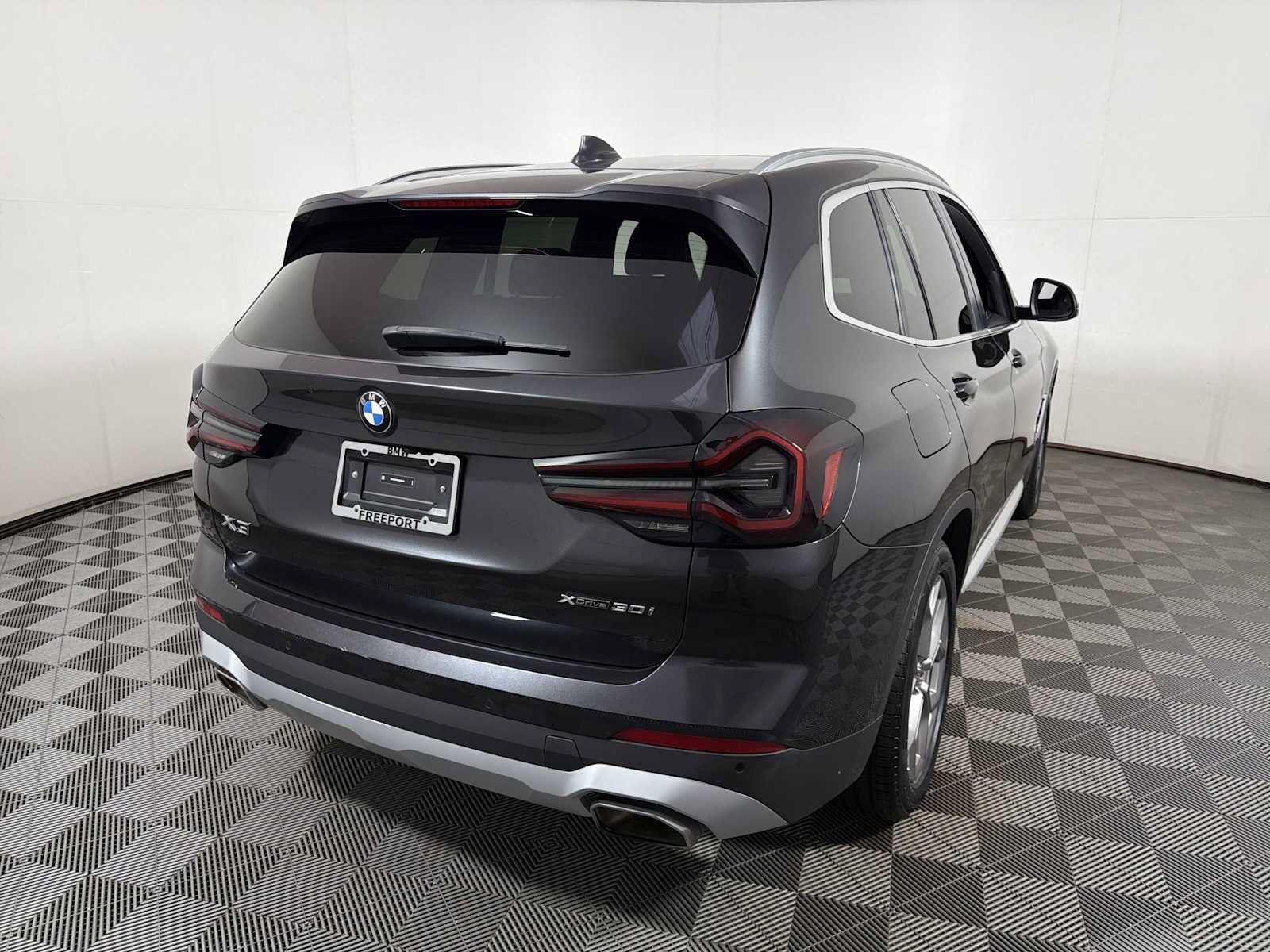 Used 2024 BMW X3 xDrive30i w/ Convenience Package AWD/4WD image 6