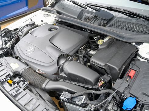Used 2019 Mercedes-Benz GLA 250 4MATIC image 59