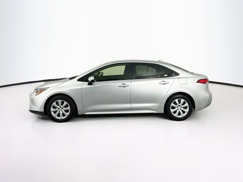 Used 2022 Toyota Corolla LE FWD image 4