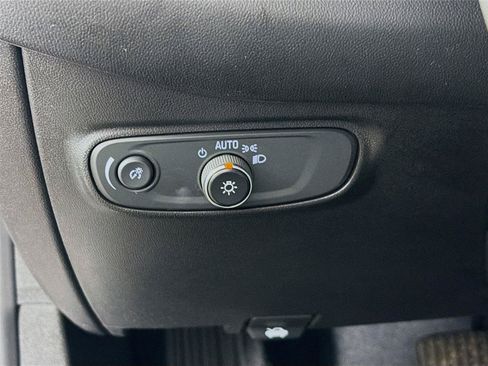 Used 2022 Chevrolet Equinox LS AWD/4WD image 17