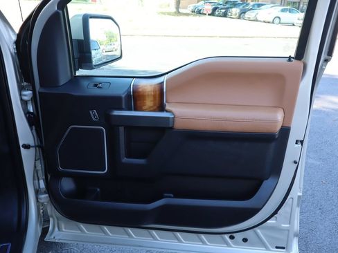 Used 2017 Ford F150 Limited AWD/4WD image 22
