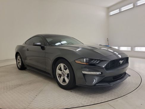 Used 2019 Ford Mustang Coupe image 5