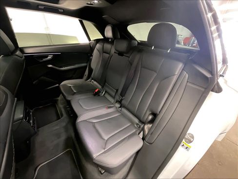 Used 2022 Audi Q8 Prestige AWD/4WD image 27