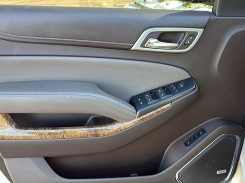 Used 2015 GMC Yukon Denali w/ Premium Package image 13