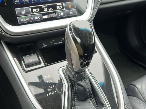 Certified 2022 Subaru Outback Limited image 17