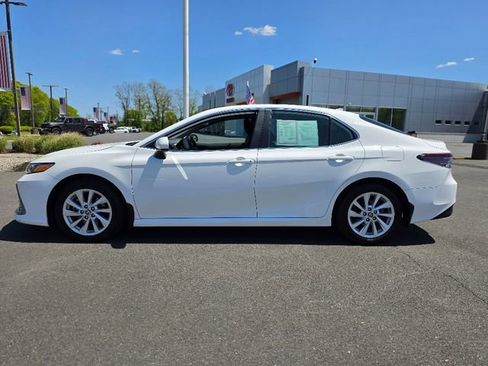 Used 2024 Toyota Camry LE FWD image 4