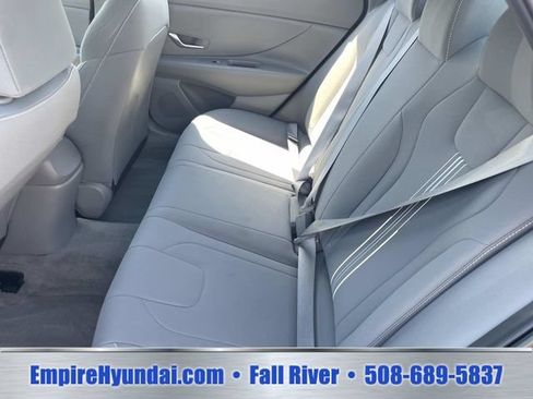 Used 2023 Hyundai Elantra SEL FWD image 13