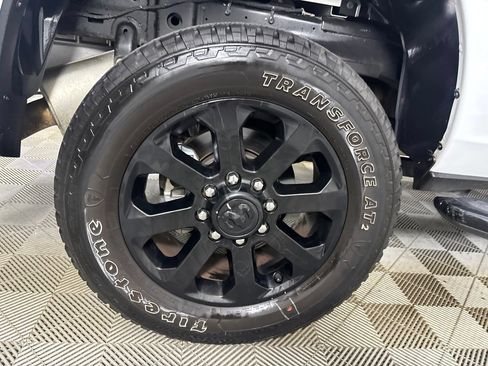 Used 2025 RAM 2500 Big Horn AWD/4WD image 32