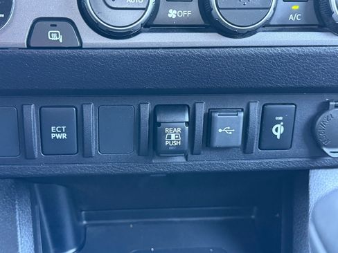 Used 2021 Toyota Tacoma TRD Off-Road RWD image 24
