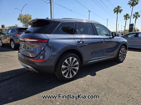 Used 2022 Lincoln Corsair Reserve w/ Rear Removable Package Tray FWD image 5