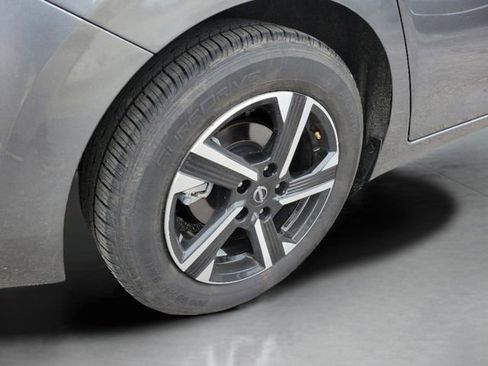 Used 2024 Nissan Sentra SV FWD image 32