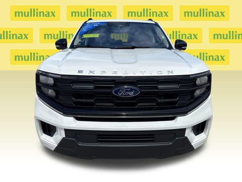 Used 2025 Ford Expedition Active RWD image 13