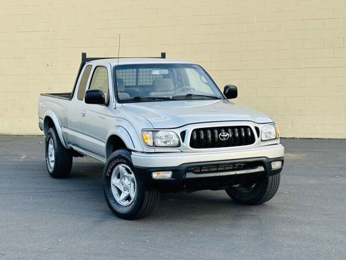 Used 2003 Toyota Tacoma 4x4 Xtracab V6 image 1