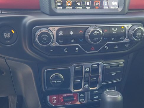 Used 2021 Jeep Wrangler Unlimited Rubicon AWD/4WD image 18