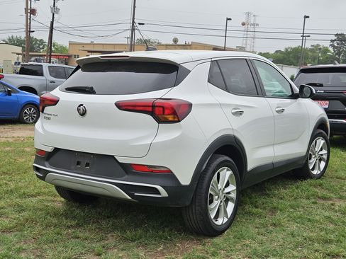 Used 2022 Buick Encore GX Preferred w/ Cold Weather Comfort Package FWD image 3