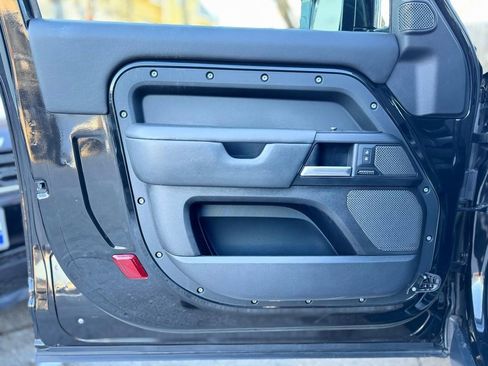 Used 2023 Land Rover Defender 90 V8 image 13